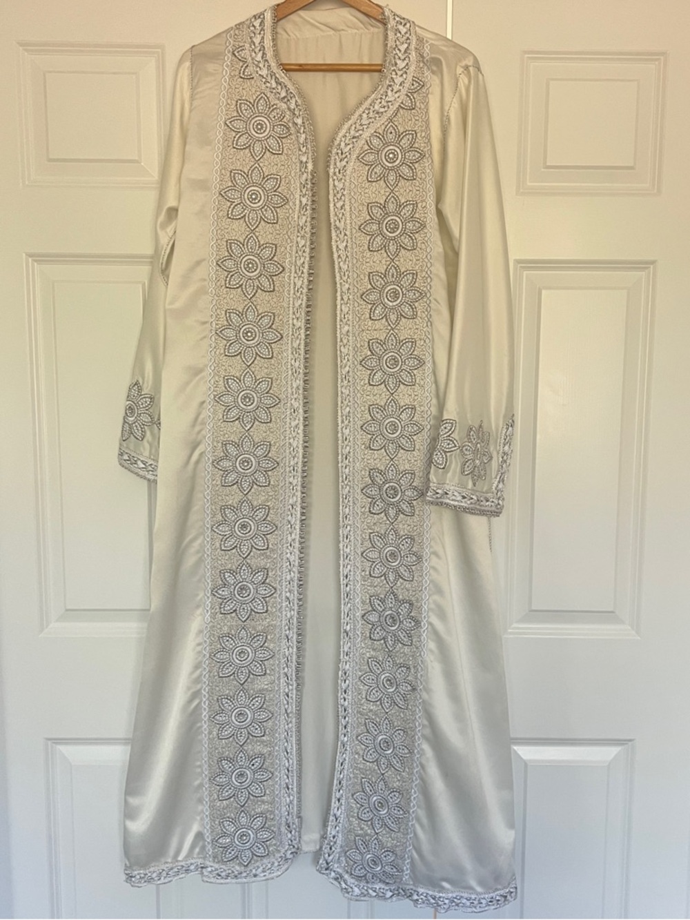 Vintage Silk Heavily Embroidered Kaftan/Duster/Robe Open Front Boho Resort Ivory - Picture 3 of 11